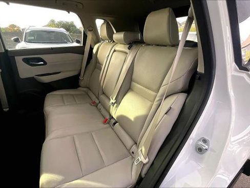 Certified 2022 Nissan Rogue SV w/ SV Premium Package image 18