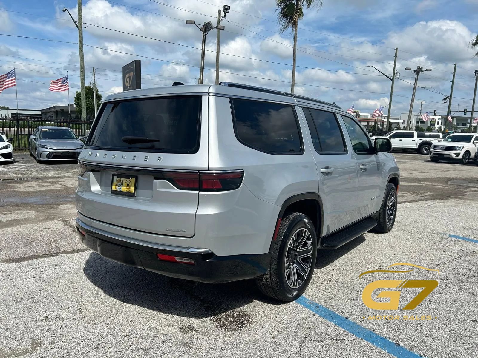 Used 2024 Jeep Wagoneer Series II w/ Flexible Seating Group RWD image 4