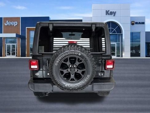 Used 2020 Jeep Wrangler Sport AWD/4WD image 5