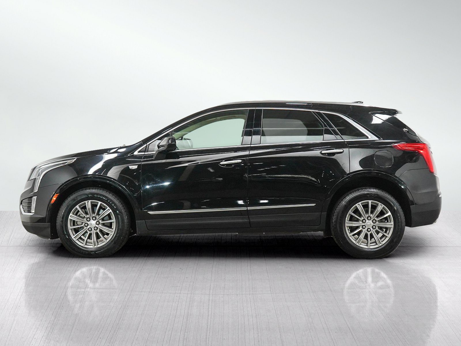 Used 2019 Cadillac XT5 Luxury AWD/4WD image 2