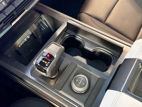 Used 2024 GMC Hummer EV 2X image 16