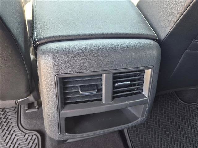 Used 2022 Volkswagen Atlas Cross Sport SE FWD image 16