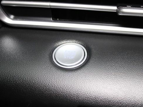 Used 2023 Hyundai Elantra Blue image 15