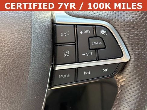 Used 2024 Toyota Sienna Platinum FWD image 22