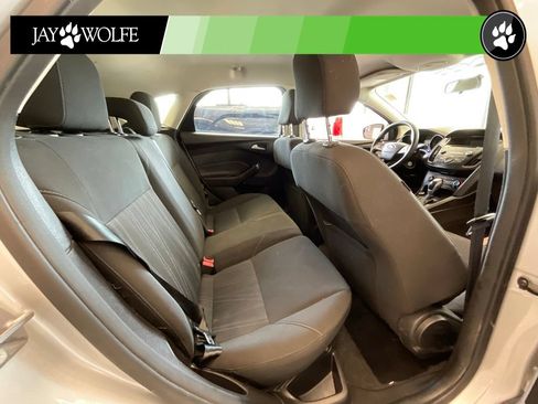 Used 2015 Ford Focus SE FWD image 19