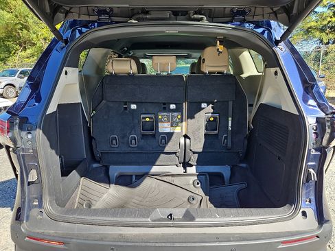 Used 2023 Toyota Sienna XLE image 28