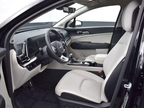 Certified 2025 Kia Sportage EX image 14