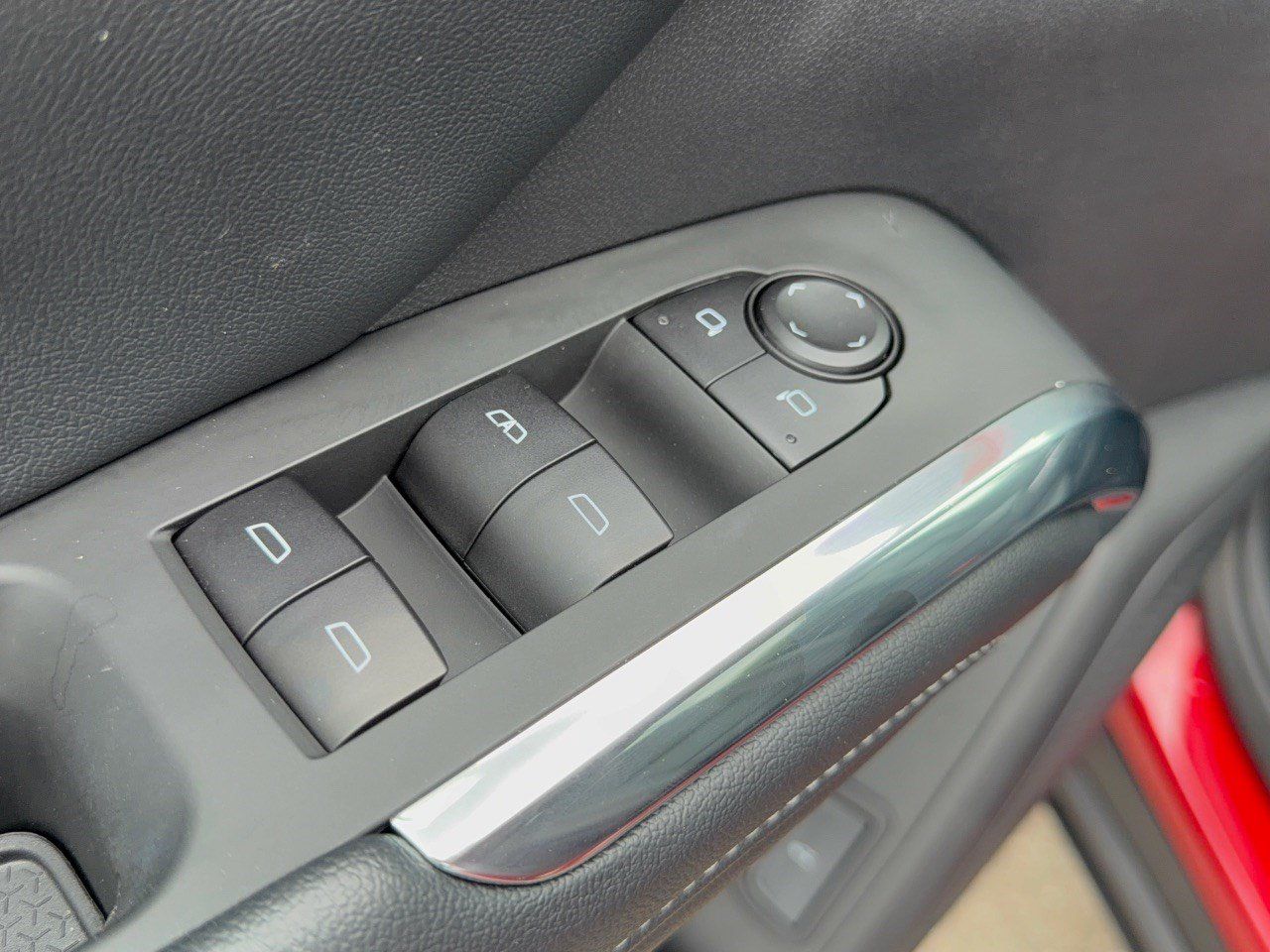 Used 2025 Chevrolet Traverse LT w/ LPO, Floor Liner Package FWD image 15