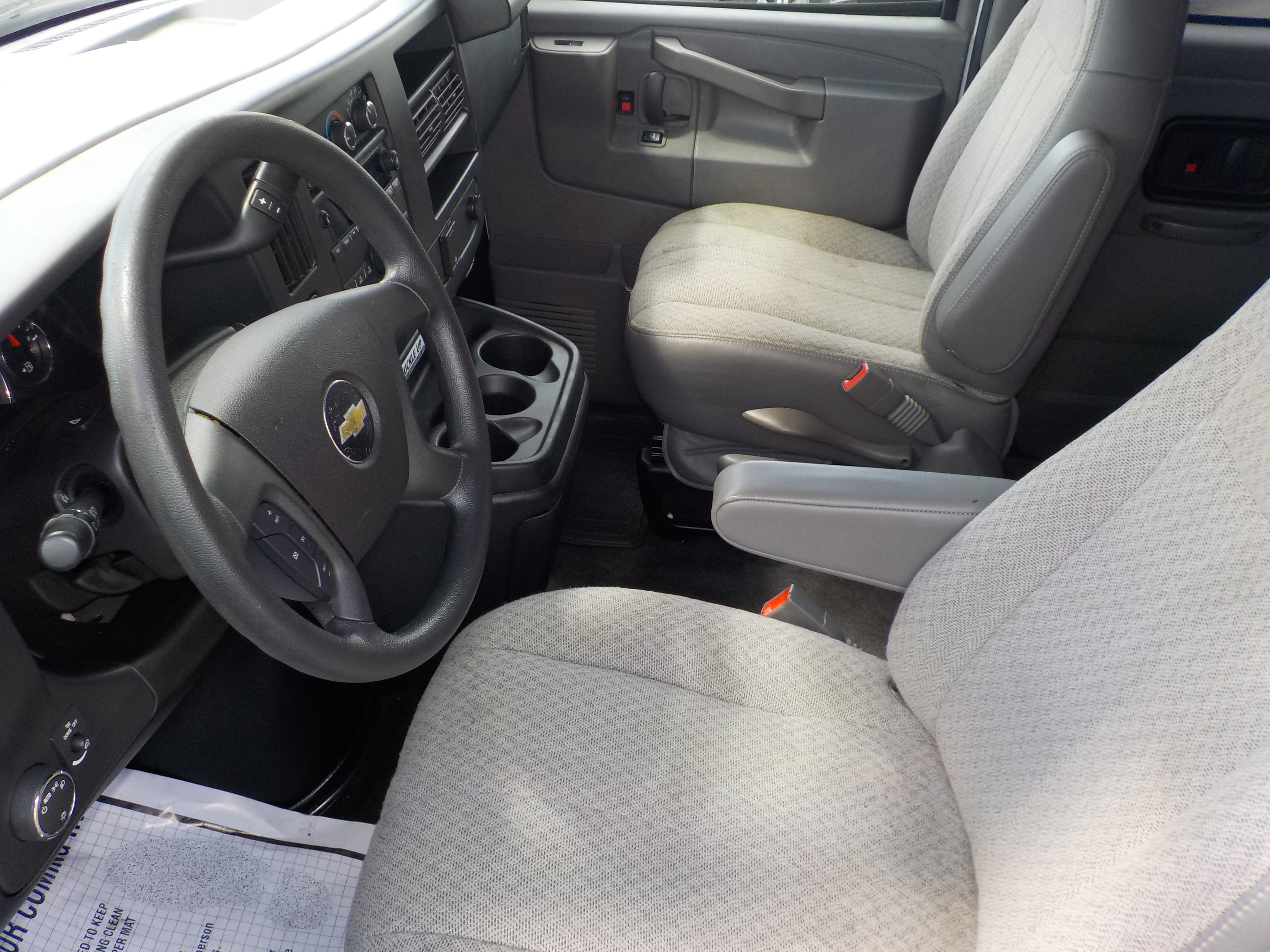 Used 2017 Chevrolet Express 3500 LT w/ LT Preferred Equipment Group RWD image 13