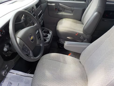 Used 2017 Chevrolet Express 3500 LT w/ LT Preferred Equipment Group RWD image 13