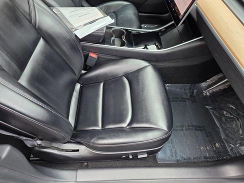 Used 2018 Tesla Model 3 Mid Range image 22