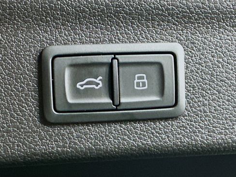 Used 2023 Audi Q3 2.0T Premium w/ Convenience Package image 29