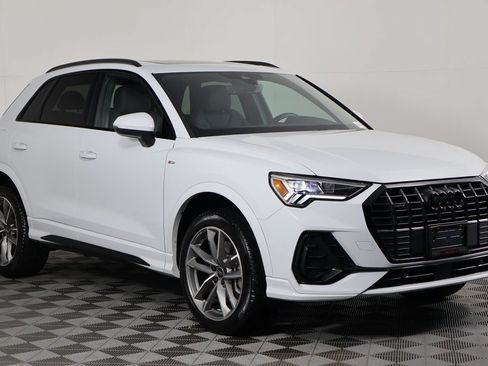 Used 2024 Audi Q3 2.0T Premium w/ Convenience Package AWD/4WD image 3