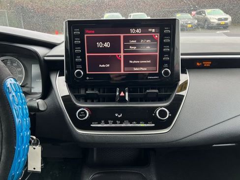 Used 2021 Toyota Corolla LE image 24