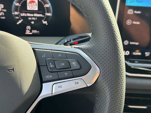 New 2026 Volkswagen Tiguan SE R-Line image 20