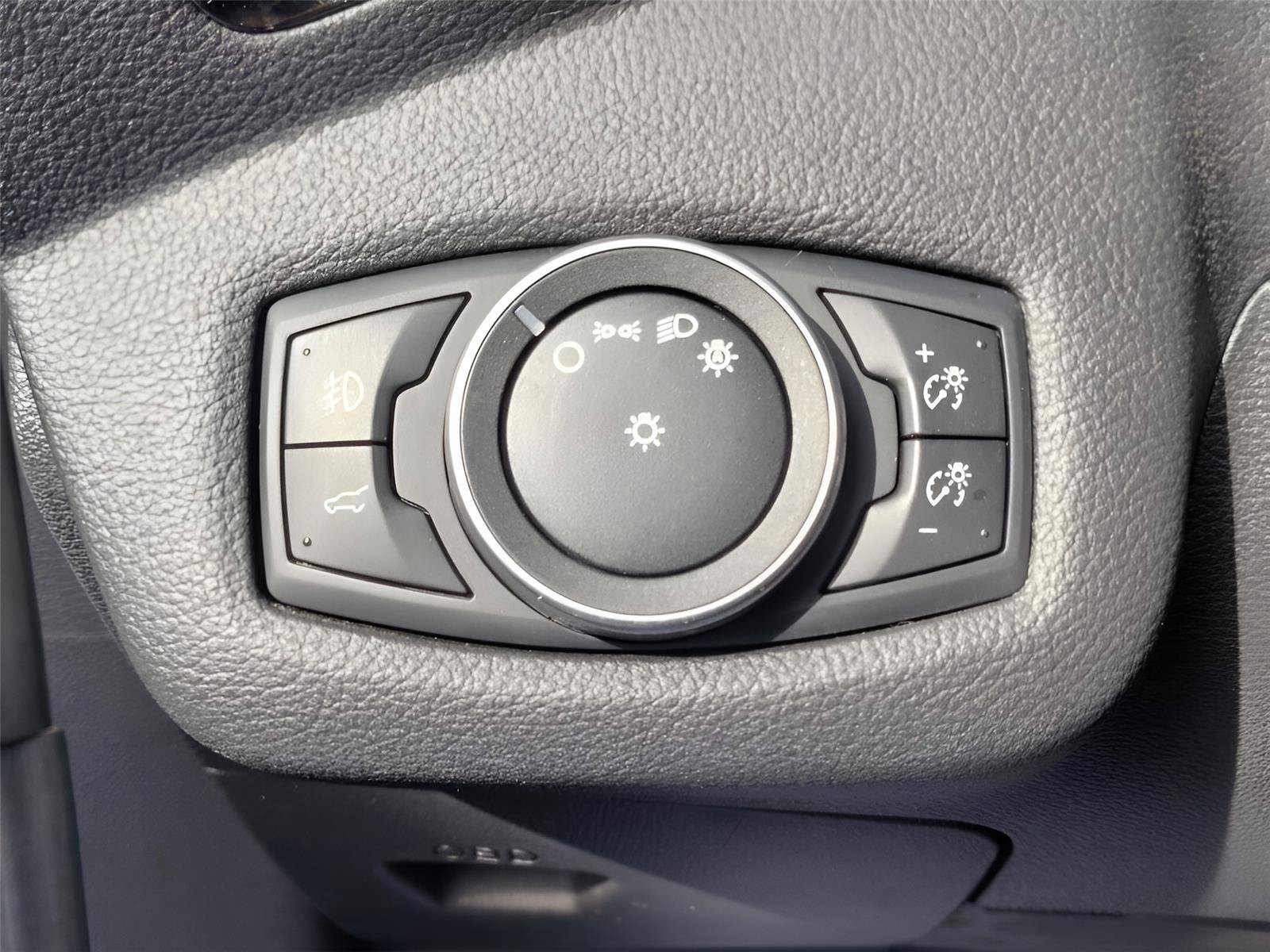 Used 2018 Ford Escape Titanium AWD/4WD image 10