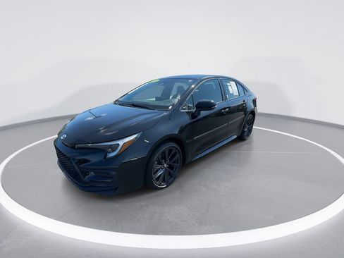 Used 2023 Toyota Corolla SE w/ Carpet Mat Package (TMS) image 4