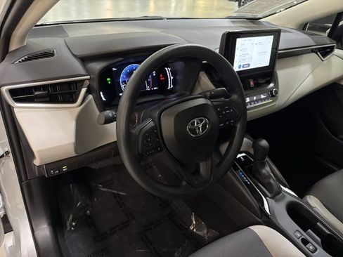 Used 2026 Toyota Corolla LE FWD image 14