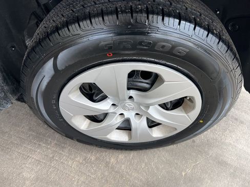 Used 2024 Toyota RAV4 LE image 28