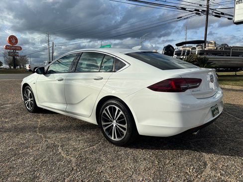 Used 2018 Buick Regal Essence image 3