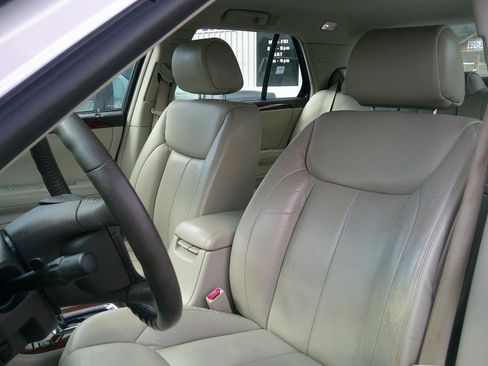 Used 2007 Cadillac DTS image 11