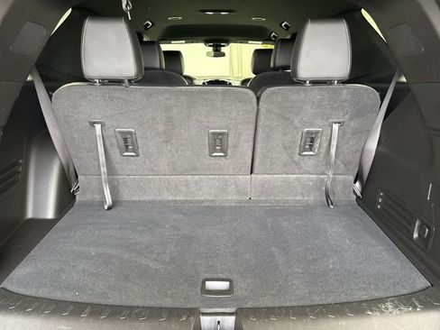 Used 2022 Chevrolet Traverse LT image 7