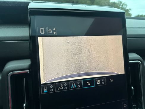 Used 2025 GMC Yukon Denali w/ Denali Reserve Package image 56