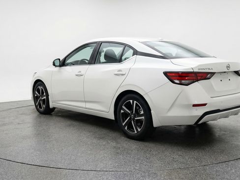Used 2025 Nissan Sentra SV image 6