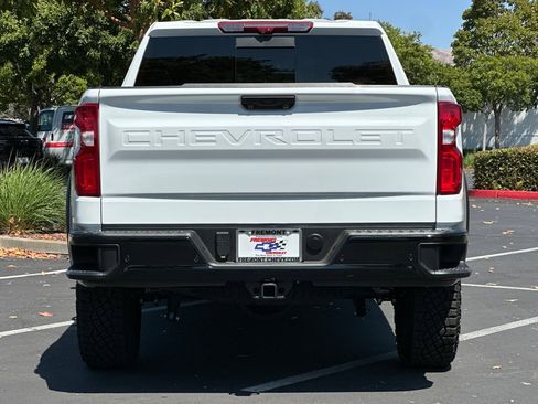 Used 2025 Chevrolet Silverado 1500 ZR2 w/ Technology Package image 5