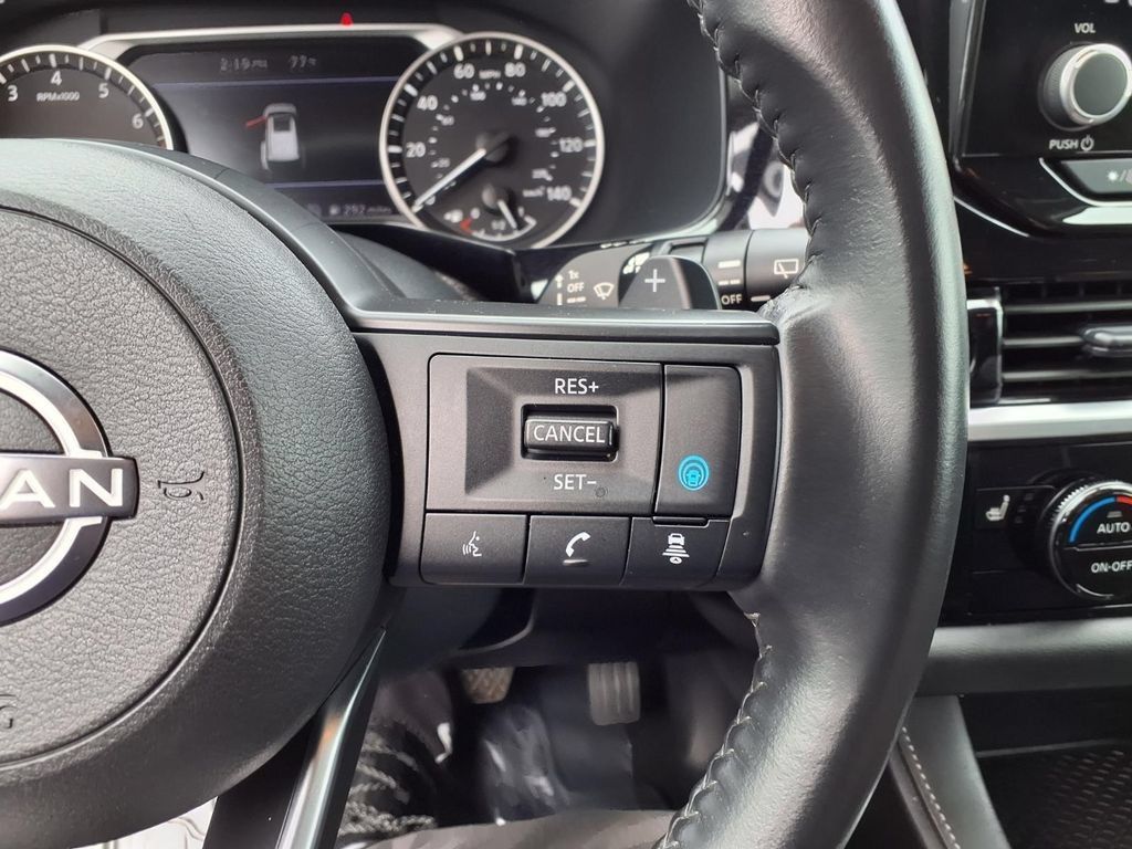 Used 2025 Nissan Pathfinder SV AWD/4WD image 15