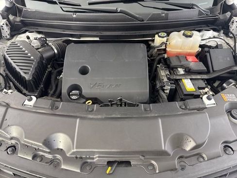 Used 2019 Chevrolet Traverse LT FWD image 31