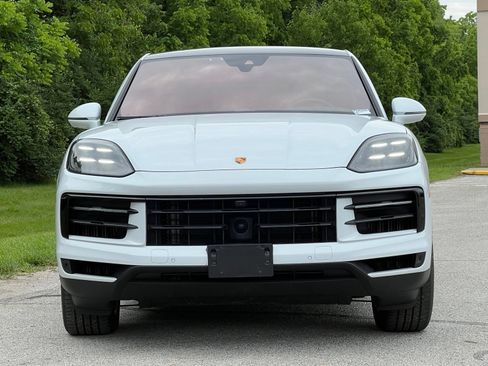 Certified 2024 Porsche Cayenne Coupe AWD/4WD image 7