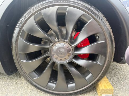 Used 2023 Tesla Model Y Performance AWD/4WD image 30