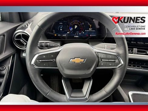 Used 2025 Chevrolet Equinox LT image 19