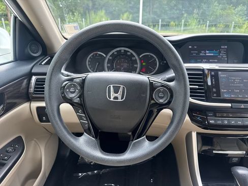 Used 2016 Honda Accord EX image 19