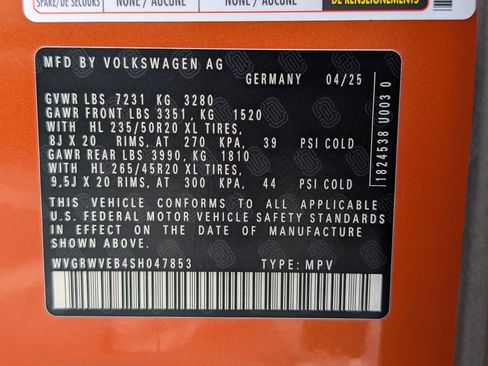 Used 2025 Volkswagen ID. Buzz Pro S Plus RWD image 44