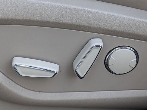 Certified 2023 Lincoln Nautilus Reserve w/ Equipment Group 201A image 22