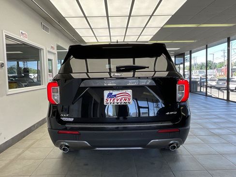 Used 2022 Ford Explorer XLT w/ Equipment Group 202A AWD/4WD image 6