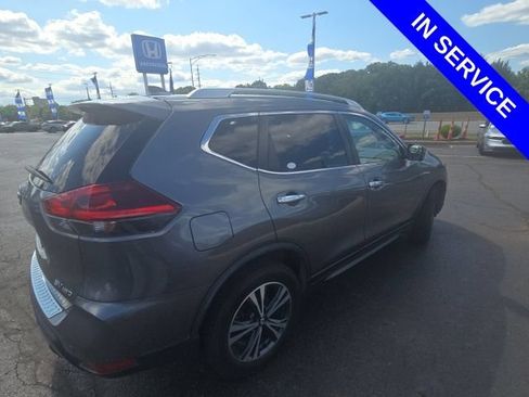 Used 2019 Nissan Rogue SV w/ Sun & Sound Touring Package AWD/4WD image 5