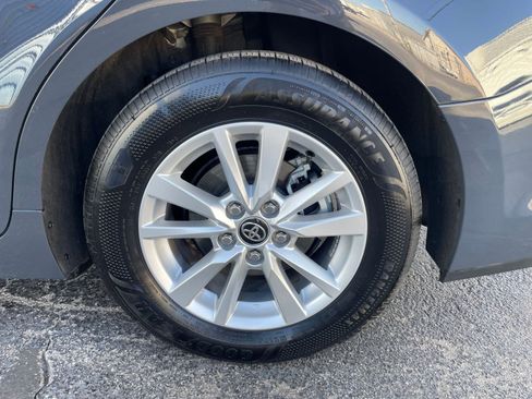 Used 2025 Toyota Camry LE image 29