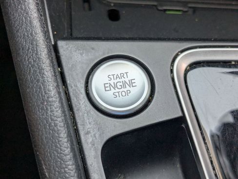 Used 2019 Volkswagen Jetta GLI FWD image 17