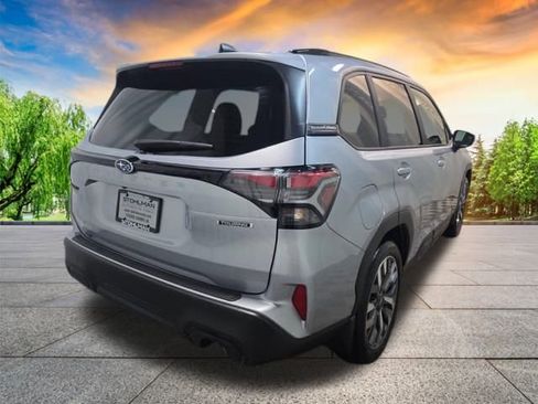 Used 2025 Subaru Forester Touring image 4