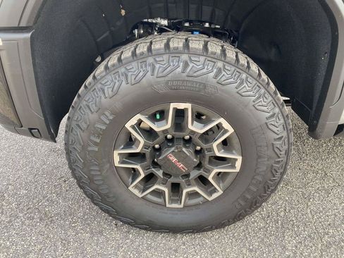 Used 2026 GMC Sierra 2500 AT4X AWD/4WD image 4