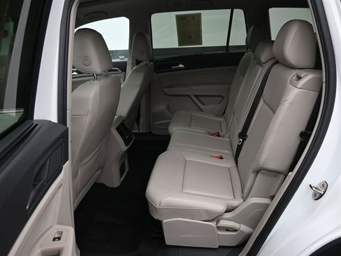 Used 2018 Volkswagen Atlas SEL FWD image 11
