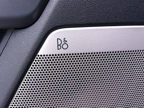 Used 2023 Ford F150 Lightning Lariat w/ Equipment Group 511A High image 4