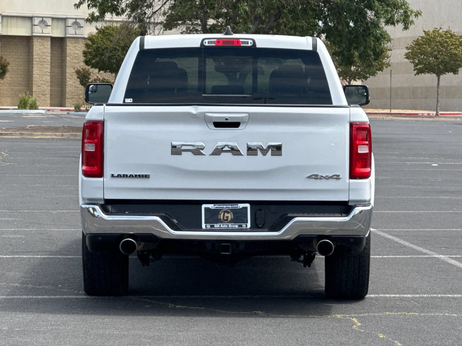 Used 2025 RAM 1500 Laramie AWD/4WD image 5