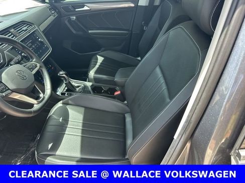 Certified 2022 Volkswagen Tiguan SE FWD image 18