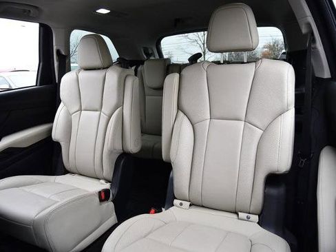 Used 2024 Subaru Ascent Limited w/ Technology Package image 24