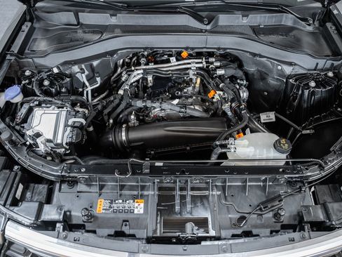 Certified 2025 Ford Explorer Active w/ Active Comfort Package image 25