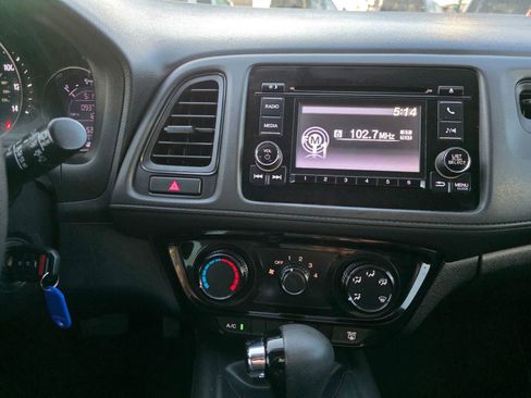 Used 2019 Honda HR-V LX image 17